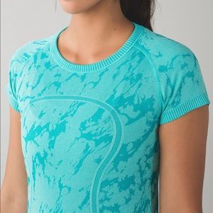 Lululemon hethered cosmic swiftly shirt
